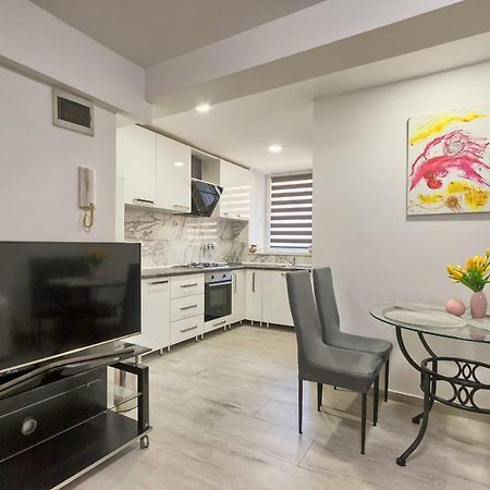 Old Town Apartments In City Center Pula Extérieur photo